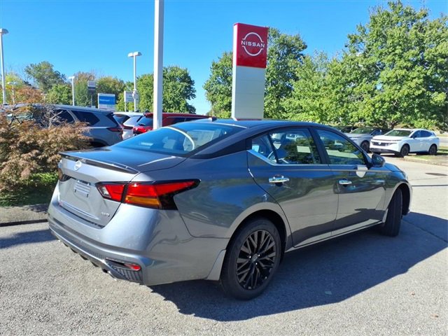 New 2025 Nissan Altima 2.5 SV w/ SV Special Edition Package image 3