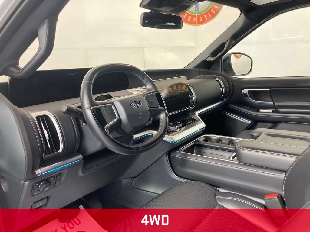 Used 2025 Ford Expedition Platinum w/ Stealth Performance Package AWD/4WD image 14