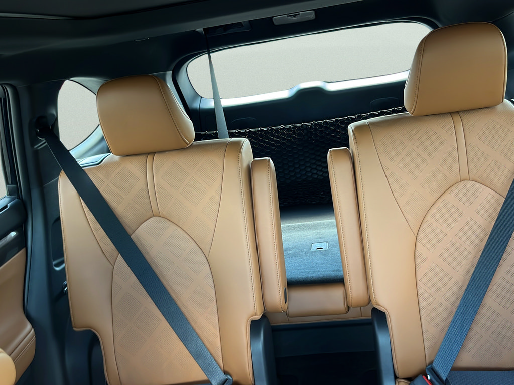 New 2026 Toyota Highlander Platinum AWD/4WD image 25