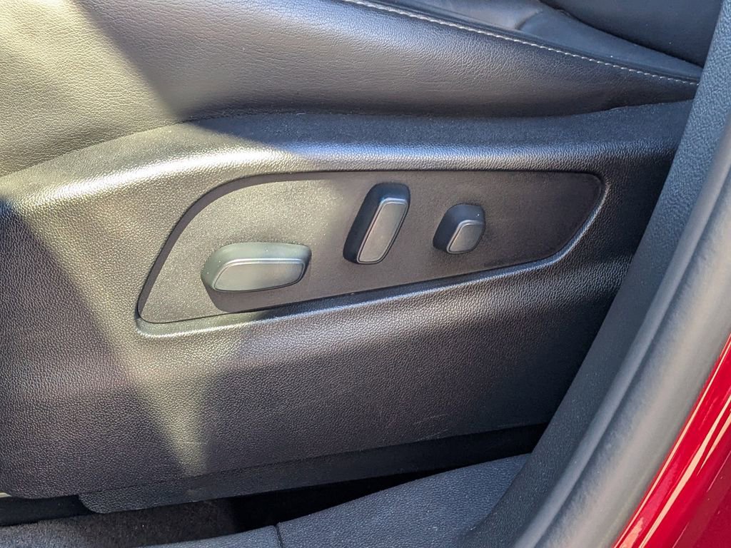 Used 2021 Cadillac XT4 Premium Luxury FWD image 19