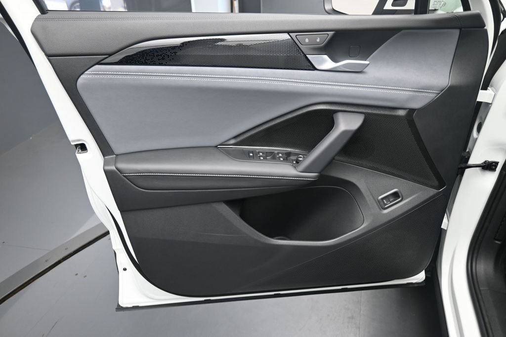 New 2026 Volkswagen Tiguan SE FWD image 20
