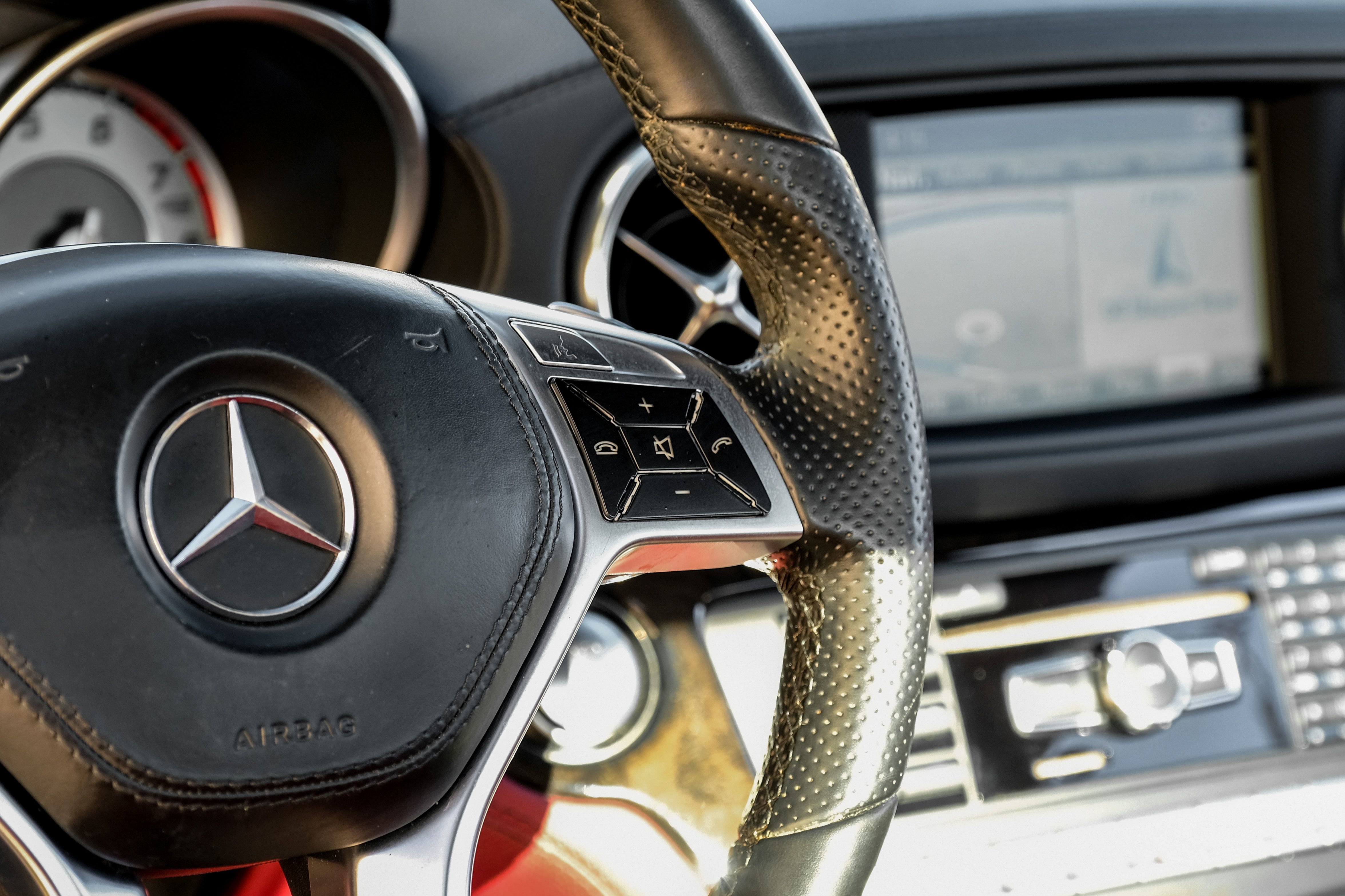 Used 2016 Mercedes-Benz SL 400 w/ Premium I Package image 16