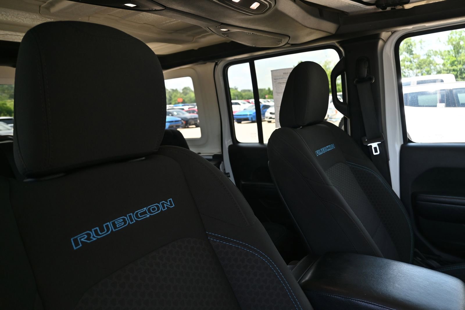 Used 2024 Jeep Wrangler Unlimited Rubicon 4xe AWD/4WD image 31
