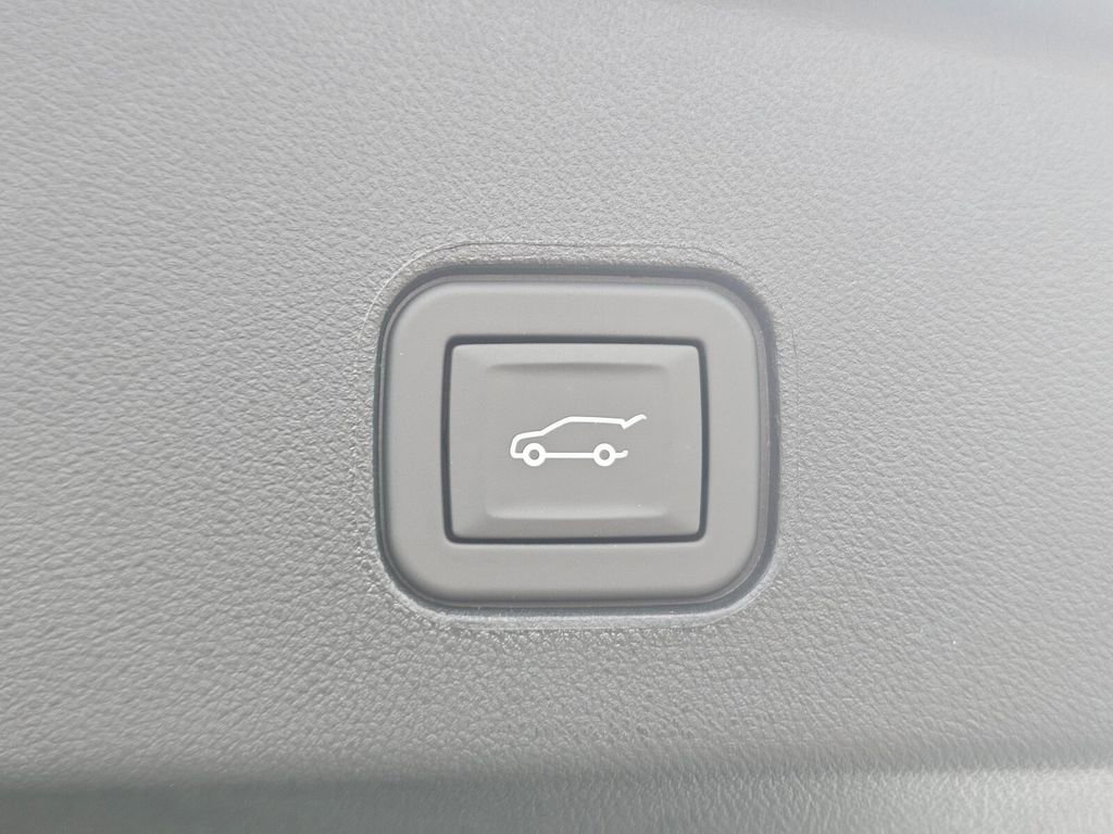 New 2025 Cadillac Lyriq Sport image 31