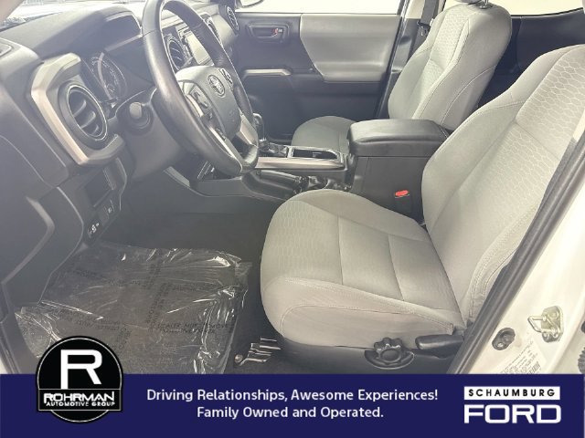 Used 2018 Toyota Tacoma SR5 w/ Exterior Package AWD/4WD image 4
