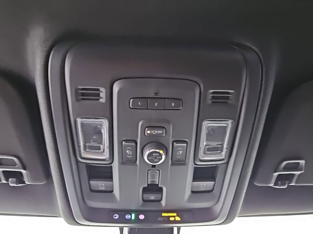 Used 2022 GMC Yukon XL Denali image 24