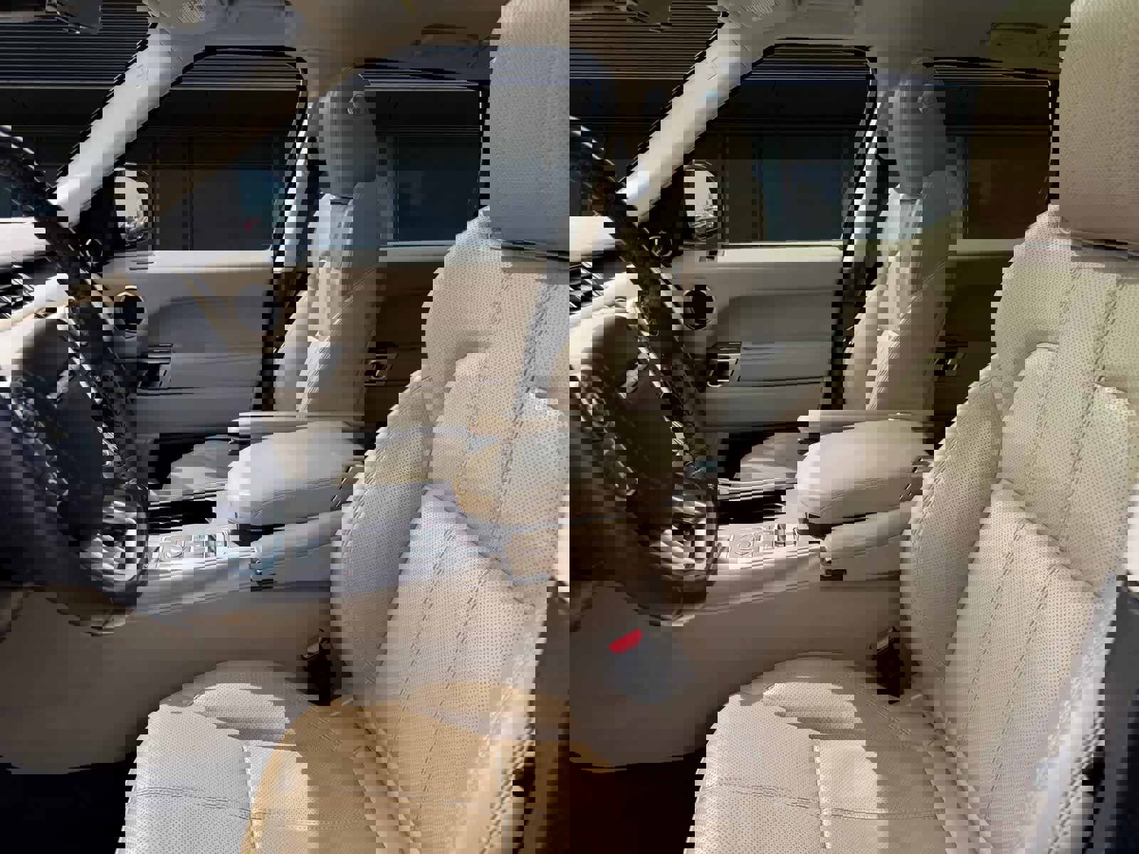 Used 2017 Land Rover Range Rover Sport HSE AWD/4WD image 2