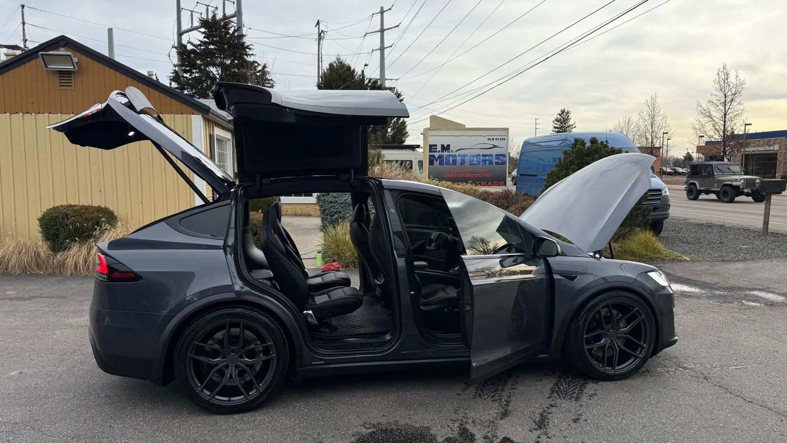 Used 2022 Tesla Model X Plaid image 29