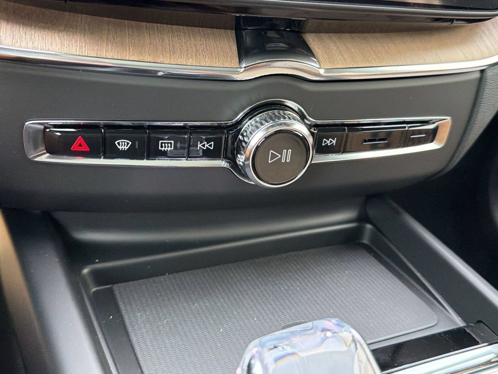 New 2026 Volvo XC60 T8 Core w/ Climate Package AWD/4WD image 18