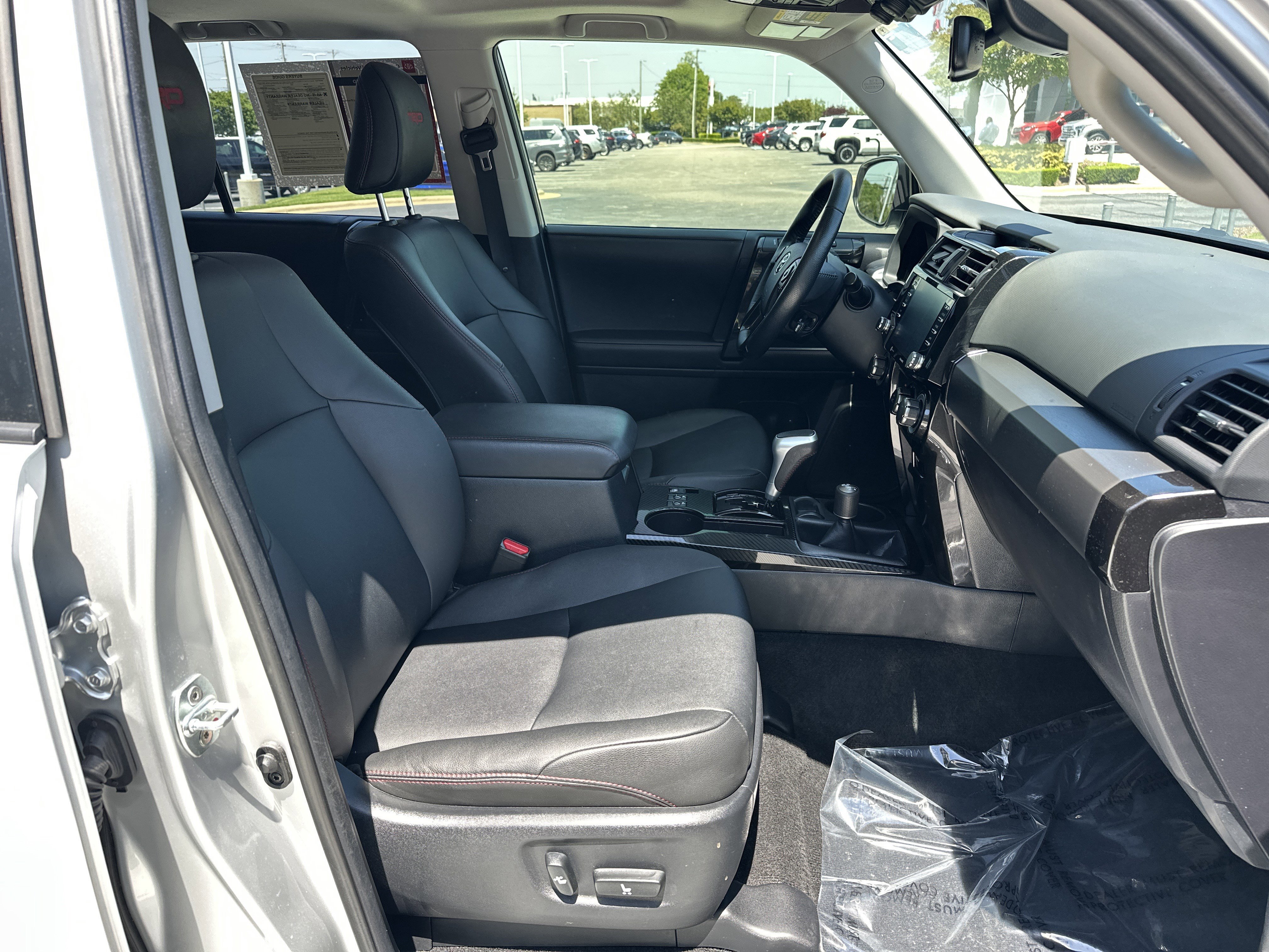 Certified 2024 Toyota 4Runner TRD Off-Road Premium w/ Moonroof Package AWD/4WD image 33