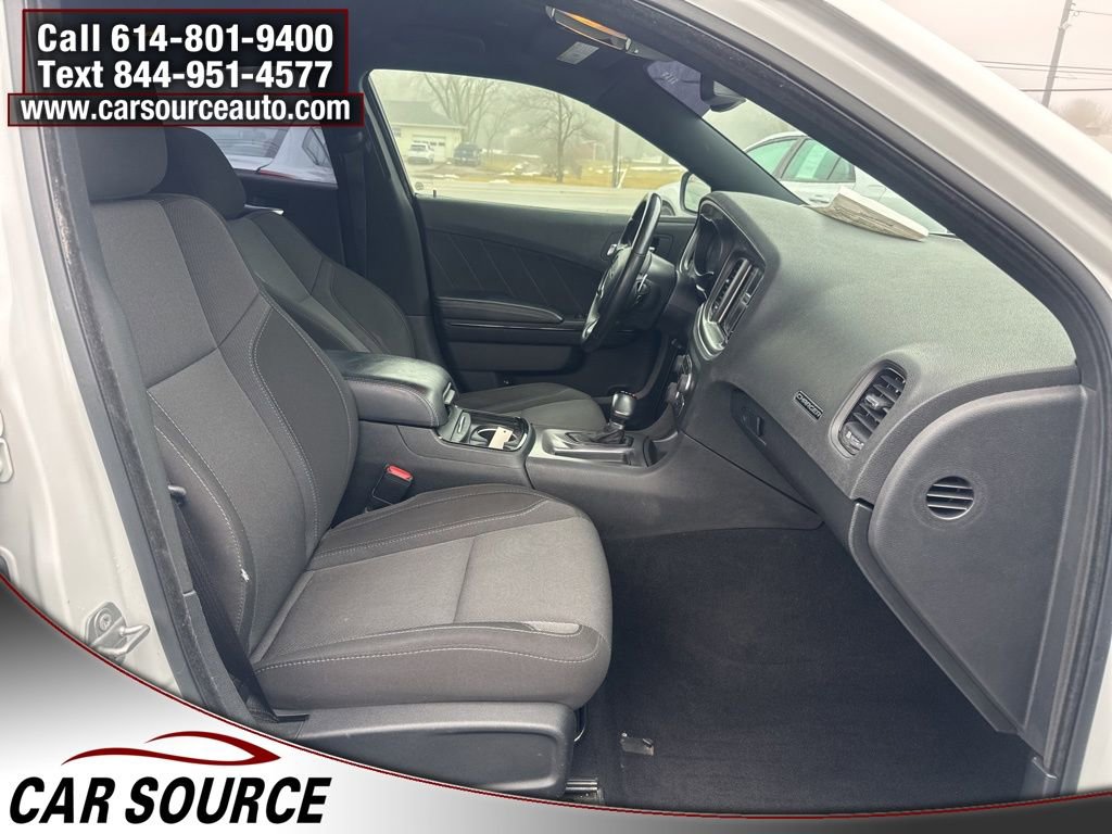 Used 2019 Dodge Charger SXT w/ Blacktop Package image 36