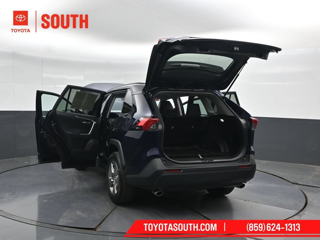 Used 2025 Toyota RAV4 XLE AWD/4WD image 53