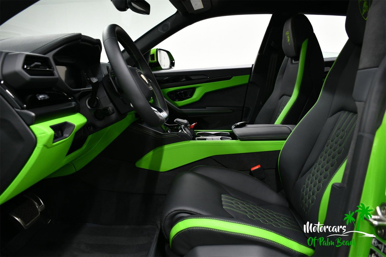 Used 2025 Lamborghini Urus SE image 23