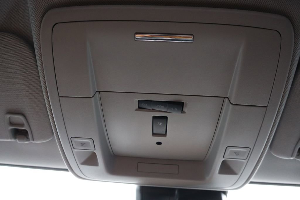 Used 2018 GMC Sierra 3500 Denali w/ Duramax Plus Package image 17