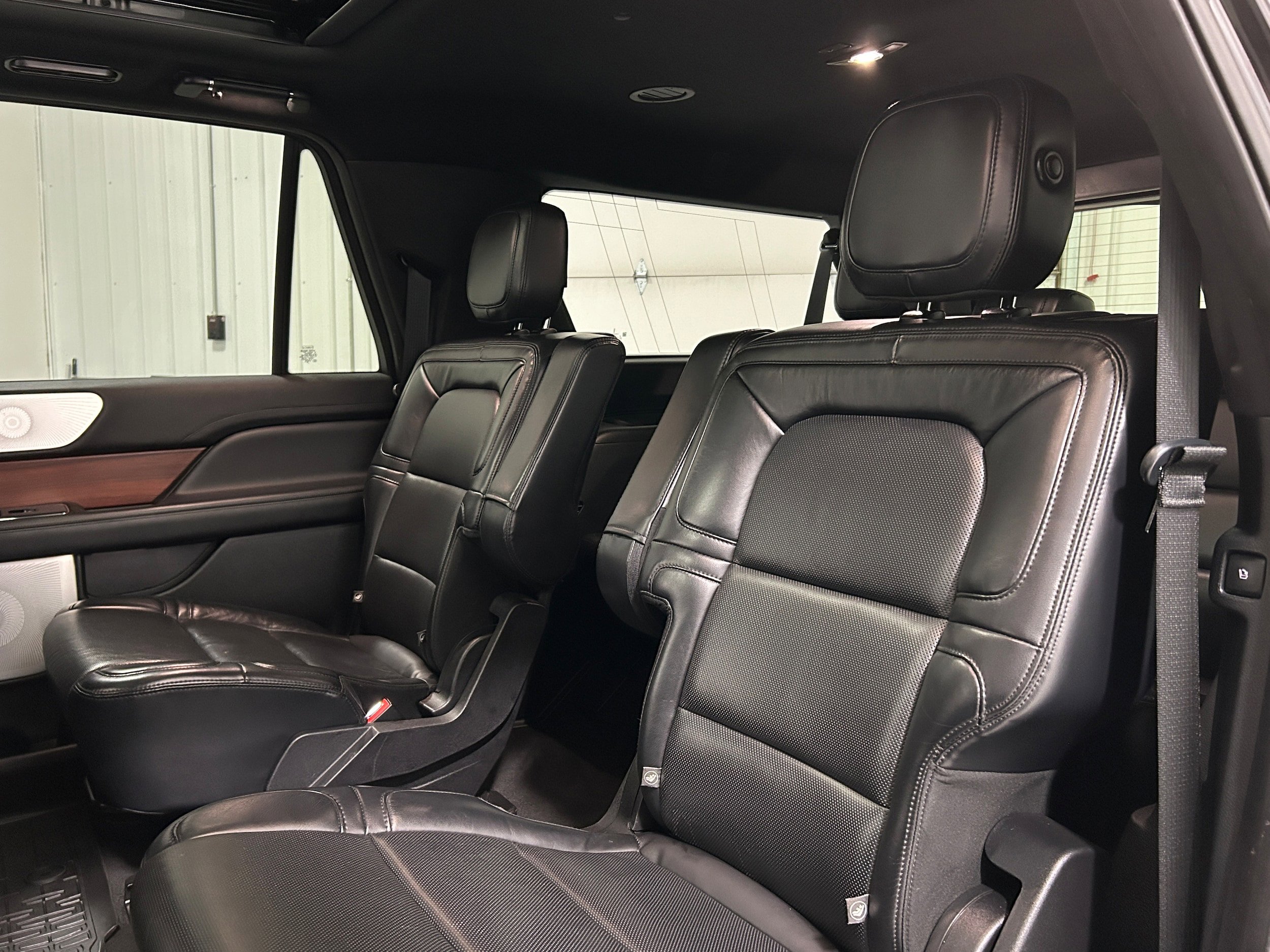Used 2020 Lincoln Navigator L Reserve w/ Equipment Group 208A Reserve AWD/4WD image 31