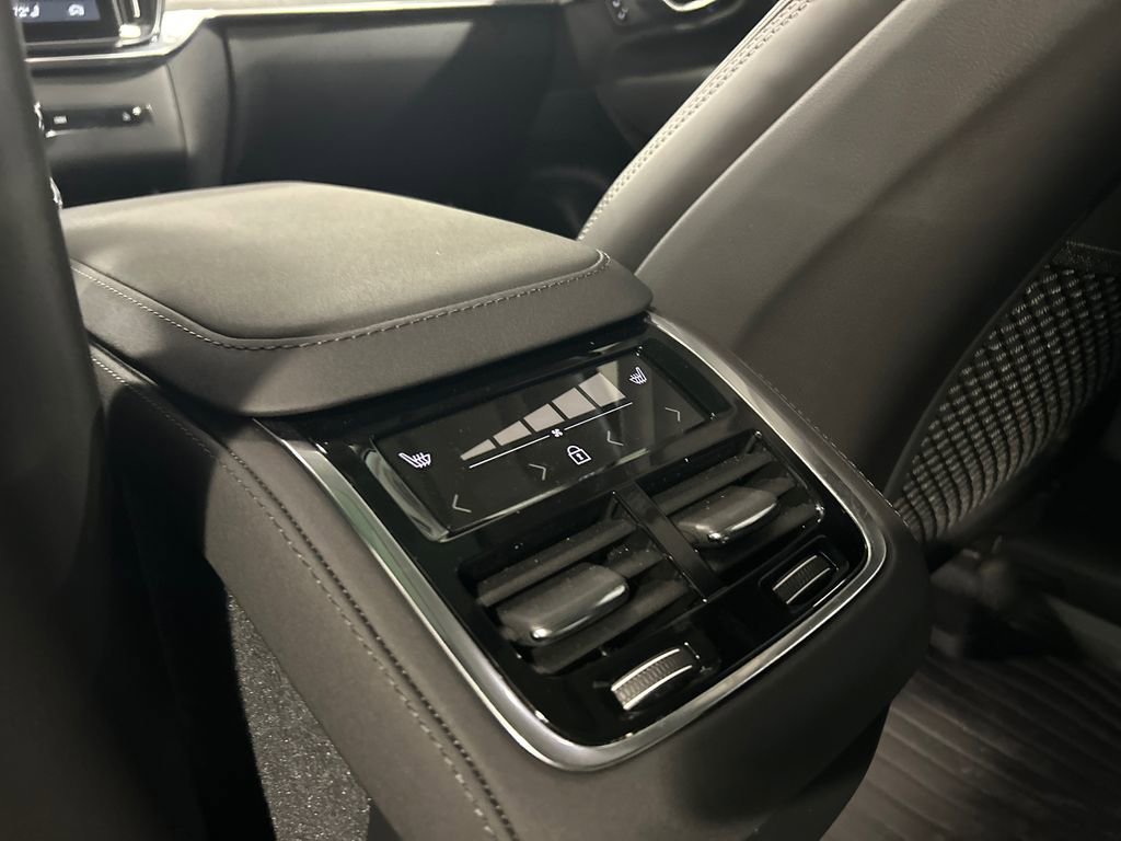 Used 2026 Volvo XC90 B6 Ultra w/ Protection Package image 24
