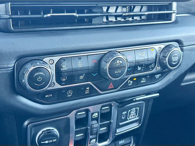 Used 2024 Jeep Wrangler Sahara w/ Dual Top Group AWD/4WD image 16