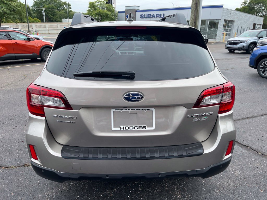 Used 2017 Subaru Outback 2.5i Limited AWD/4WD image 4