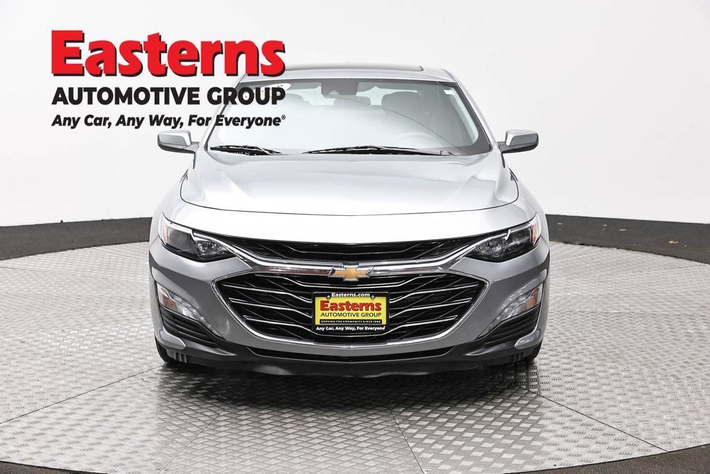 Used 2023 Chevrolet Malibu LT image 2