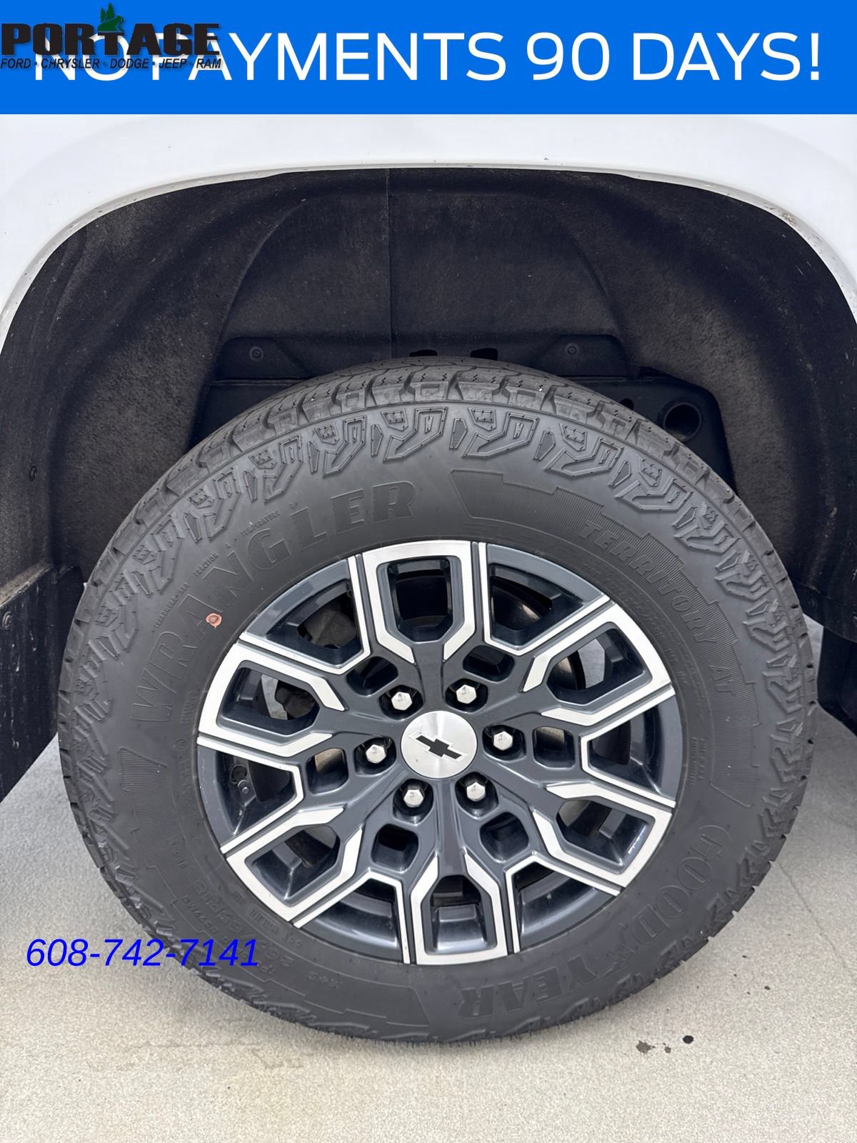 Used 2024 Chevrolet Colorado Z71 w/ Z71 Convenience Package 2 AWD/4WD image 42