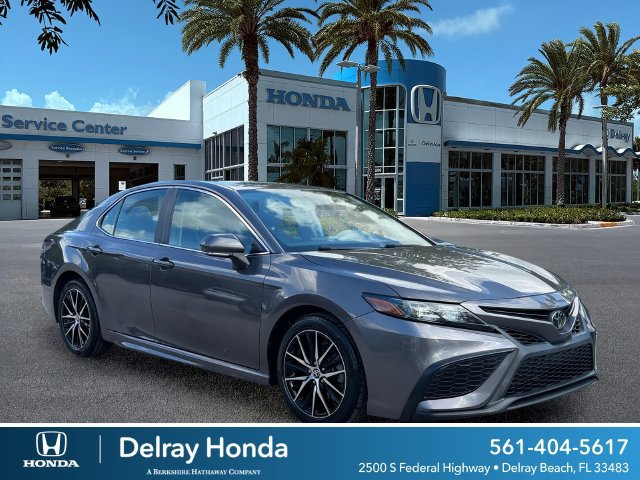 Used 2023 Toyota Camry SE FWD image 1