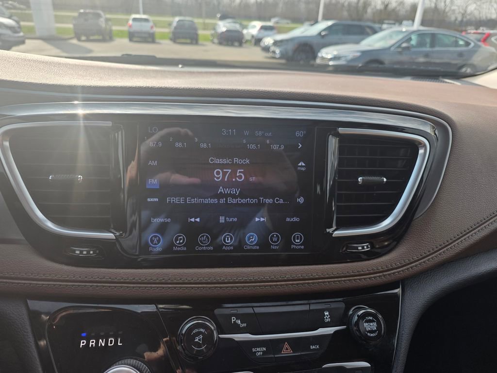 Used 2017 Chrysler Pacifica Limited w/ UConnect Theater Package image 18