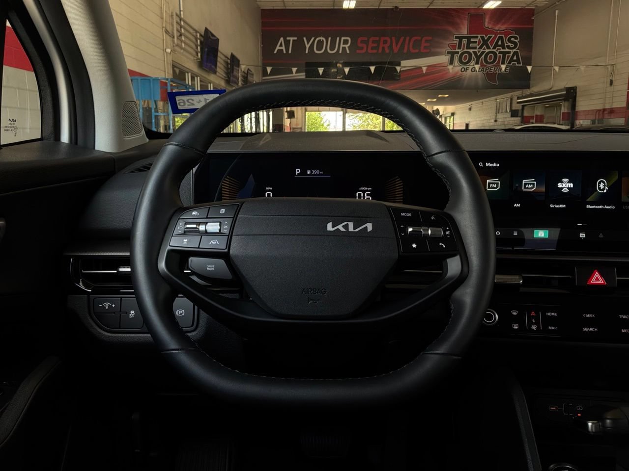 Used 2026 Kia Sportage LX FWD image 32