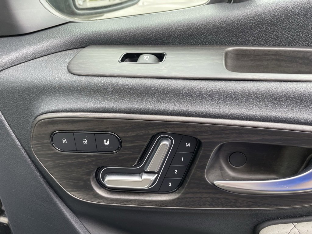 Used 2024 Mercedes-Benz Sprinter 3500 image 32