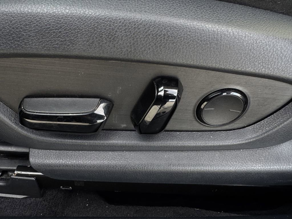Used 2024 Lexus ES 300h w/ Premium Package FWD image 27