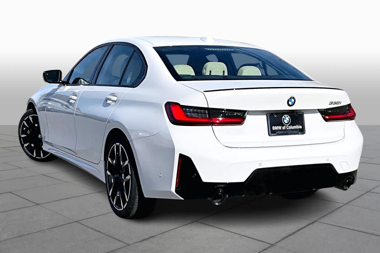 Used 2026 BMW 330i Sedan w/ M Sport Package RWD image 12