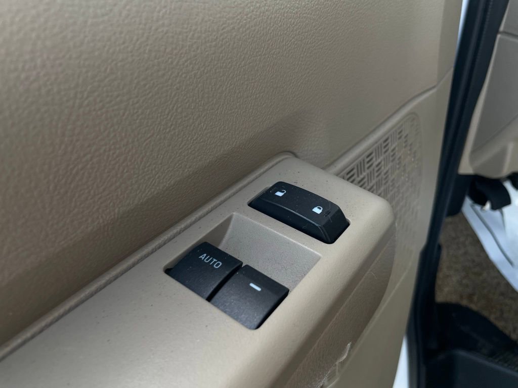 Used 2013 Ford E-450 and Econoline 450 Super Duty w/ Motorhome Prep Pkg RWD image 32