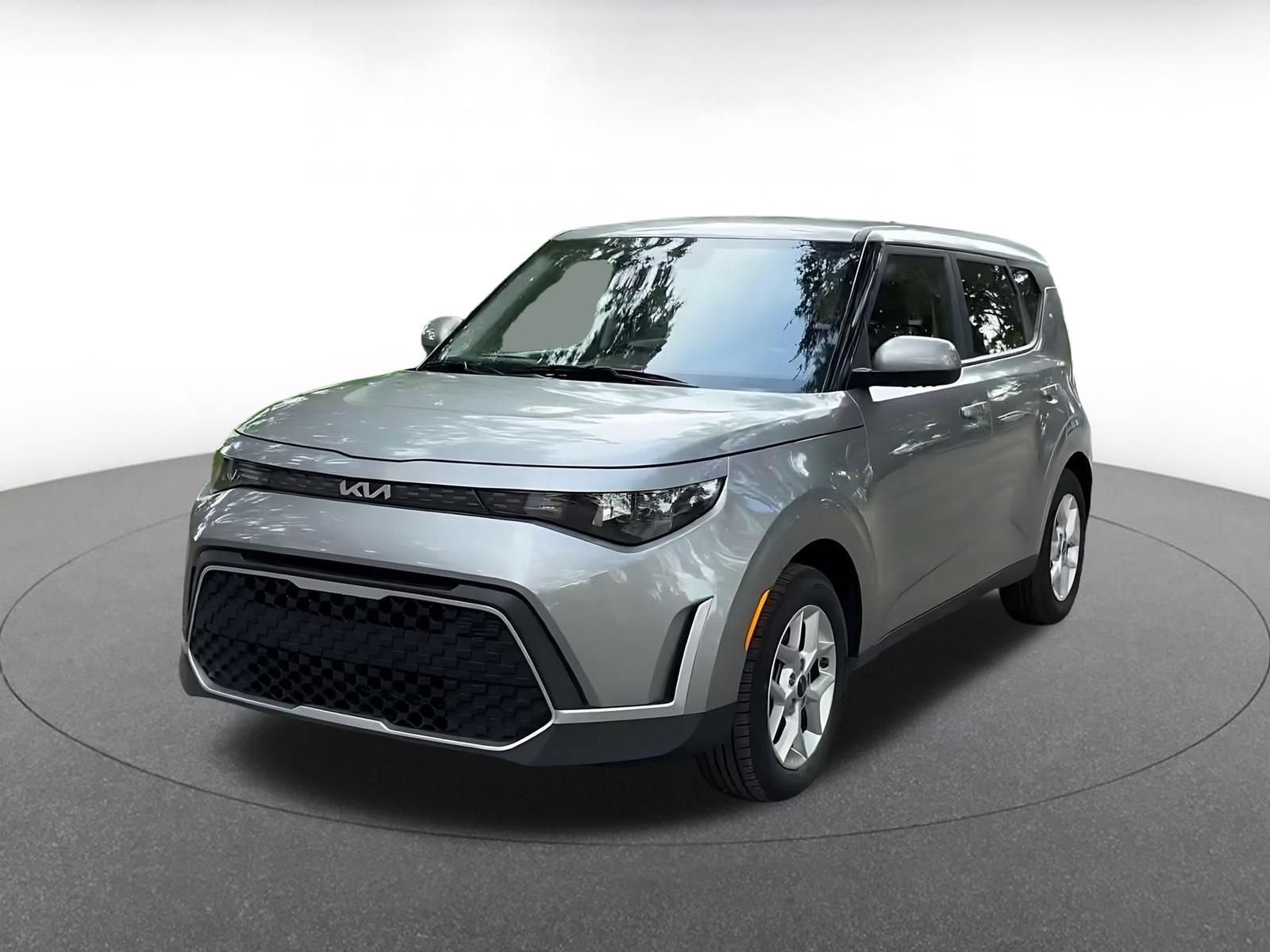 Used 2025 Kia Soul LX w/ LX Technology Package FWD image 6