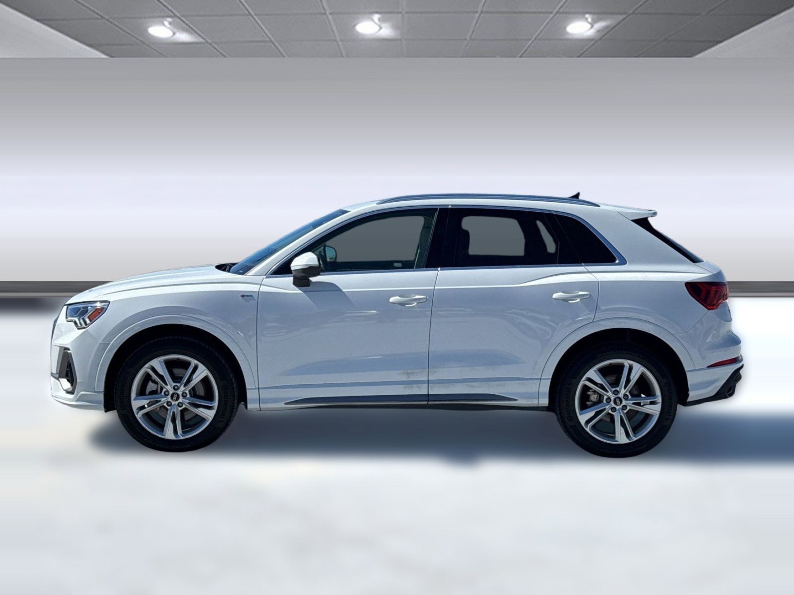 Used 2023 Audi Q3 2.0T Premium w/ Convenience Package AWD/4WD image 2