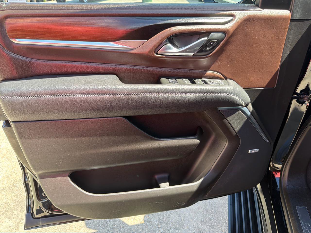 Used 2021 GMC Yukon XL Denali w/ Denali Premium Package image 18