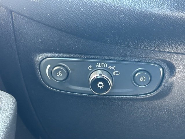 Used 2018 Chevrolet Equinox Premier image 21