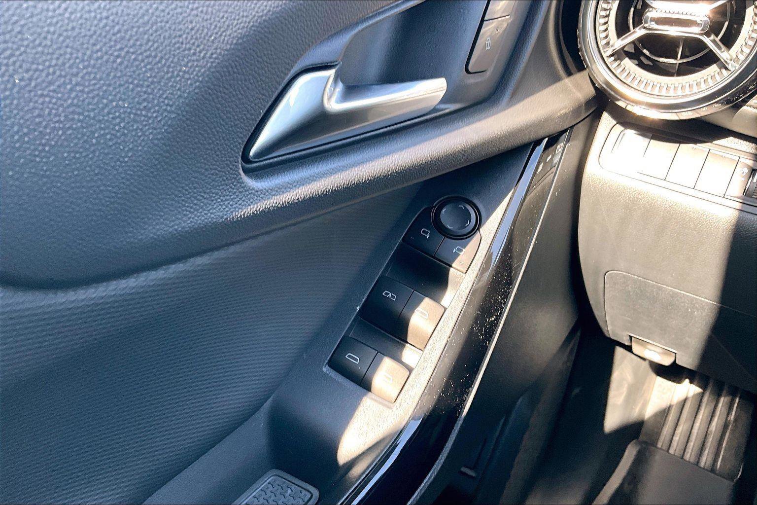 New 2026 Chevrolet Equinox LT w/ Convenience Package II image 16