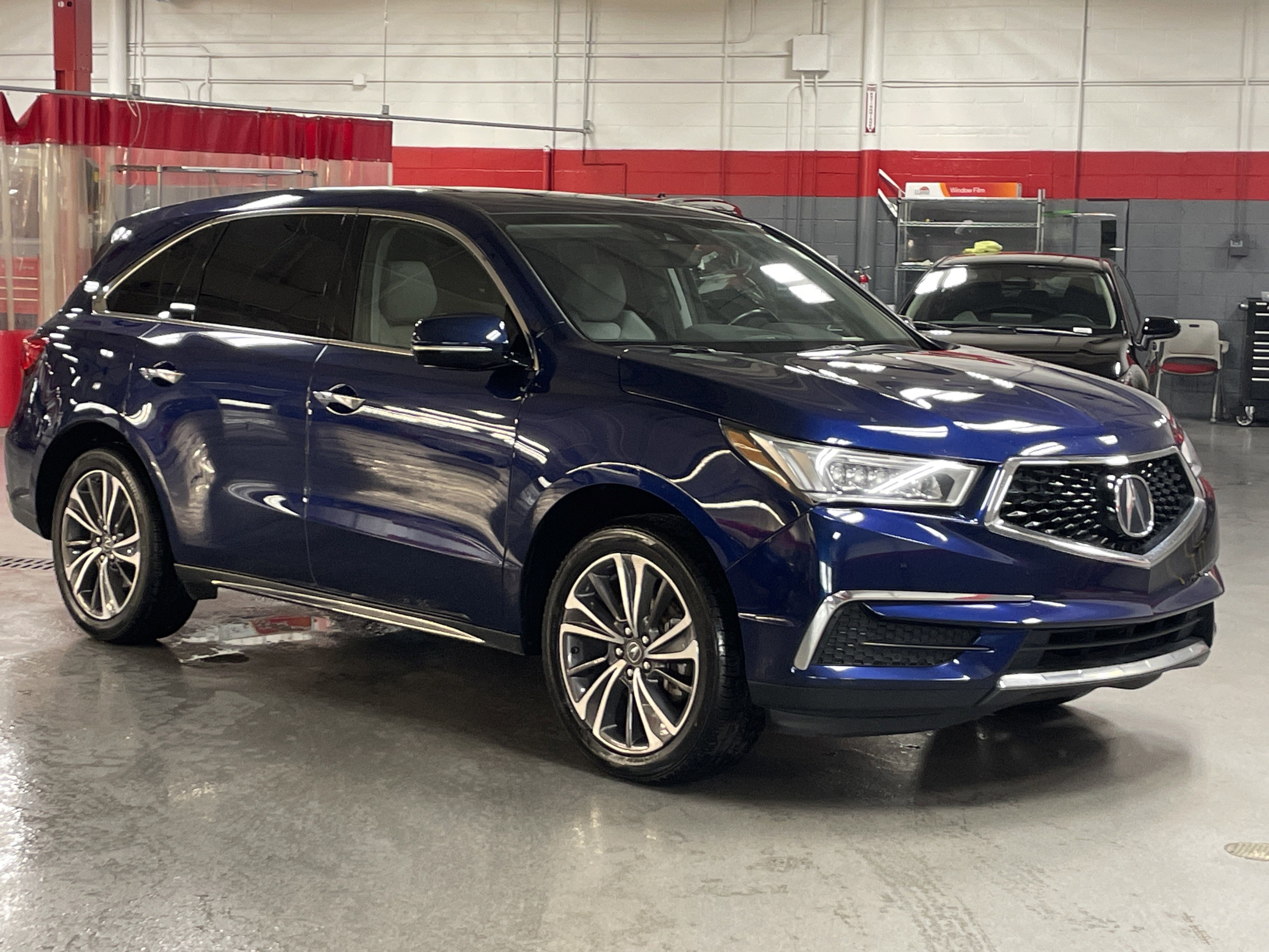 Used 2019 Acura MDX FWD w/ Technology Package image 2