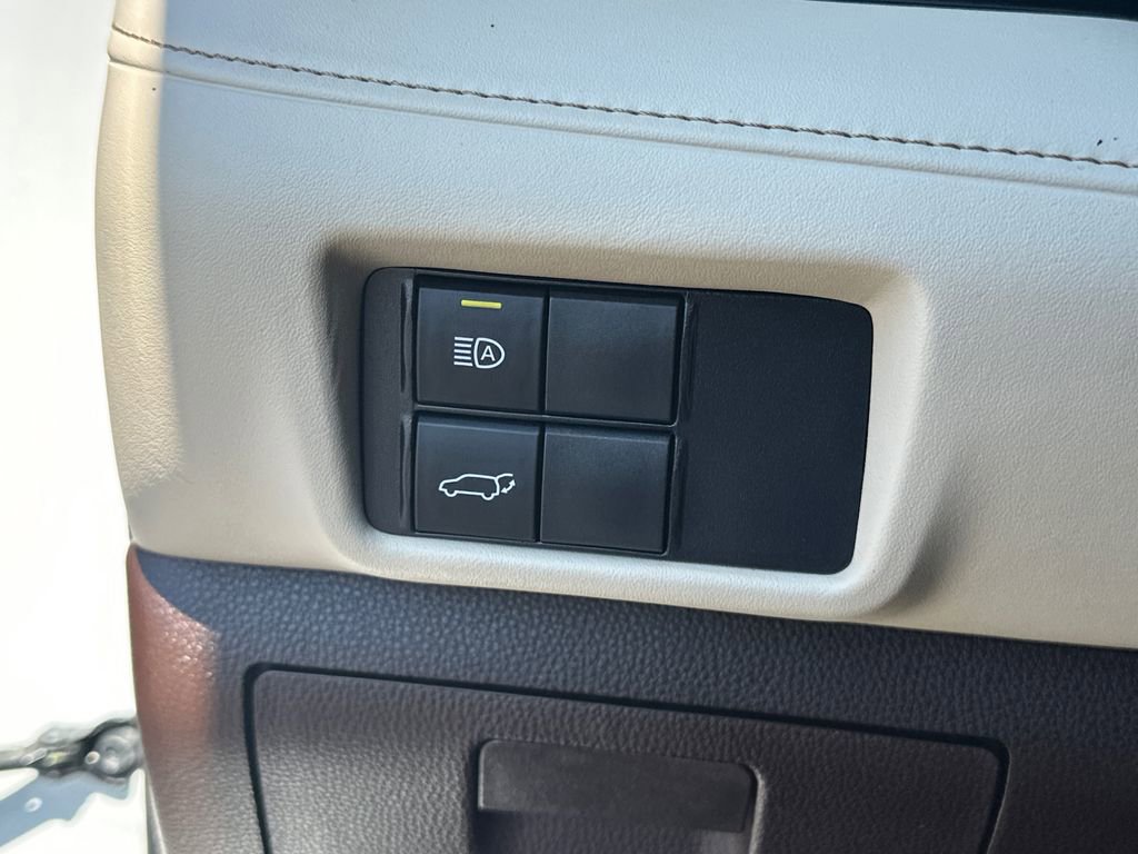 Certified 2020 Toyota Highlander XLE image 22