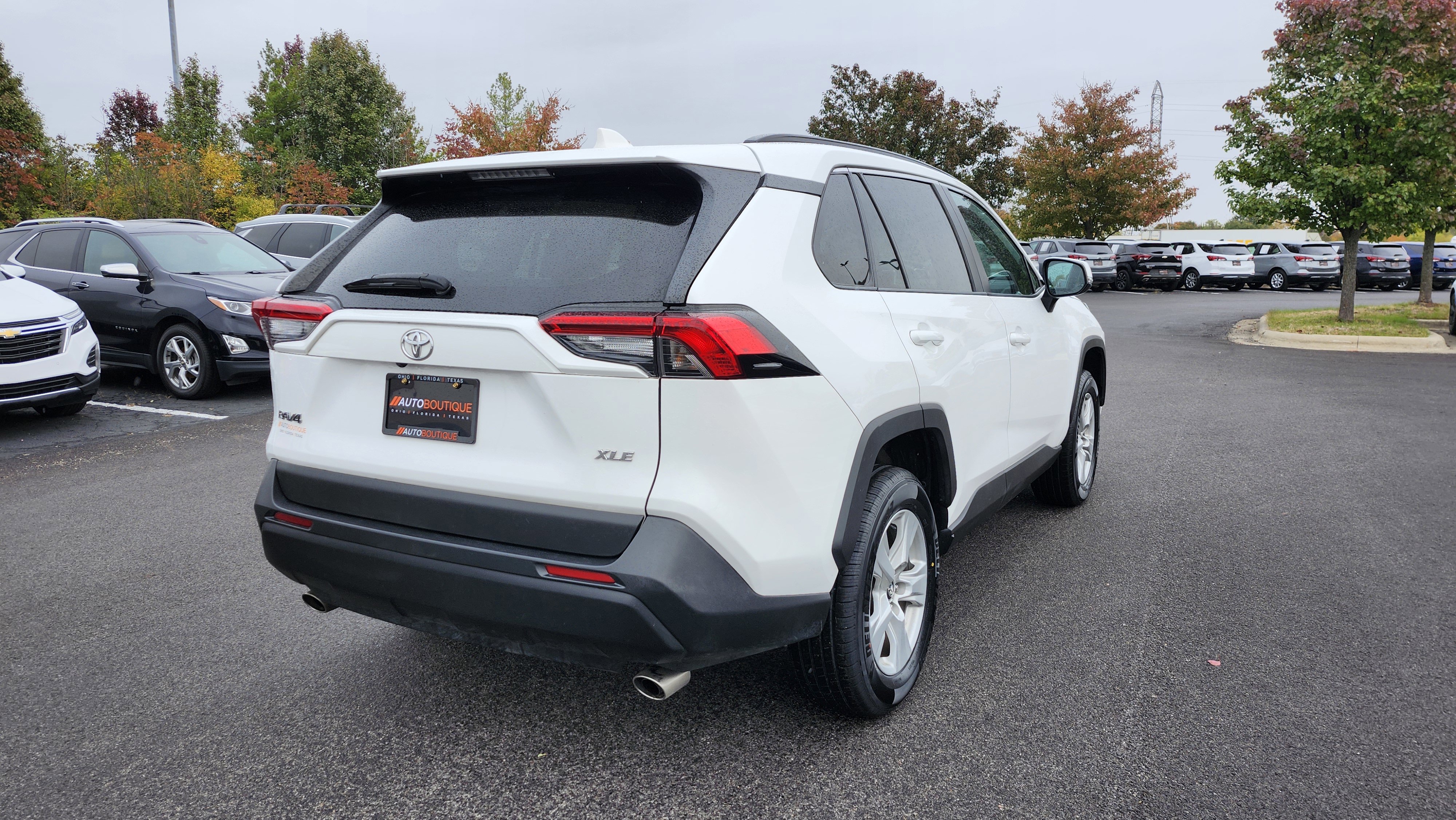 Used 2020 Toyota RAV4 XLE image 10