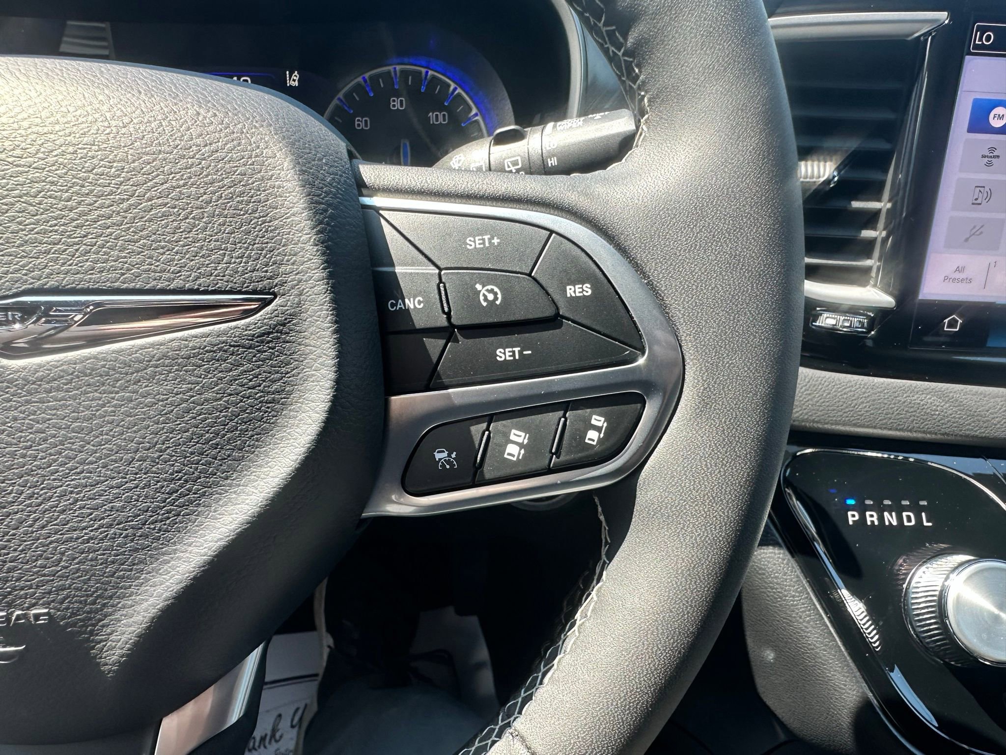 Used 2025 Chrysler Pacifica Select image 27