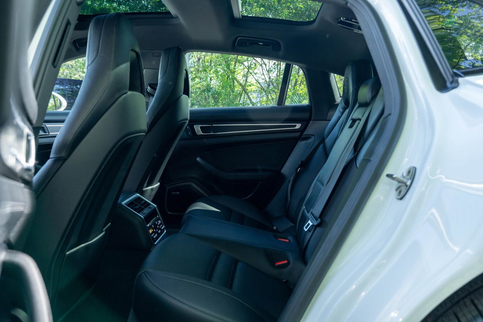 Certified 2023 Porsche Panamera 4 AWD/4WD image 33