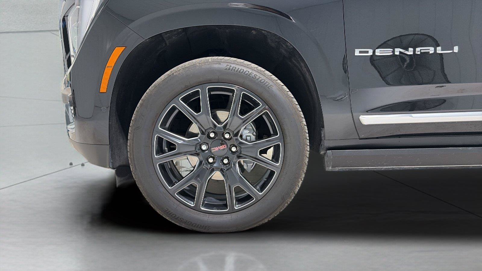 Used 2026 GMC Yukon Denali w/ Sun & Power Step Package AWD/4WD image 40