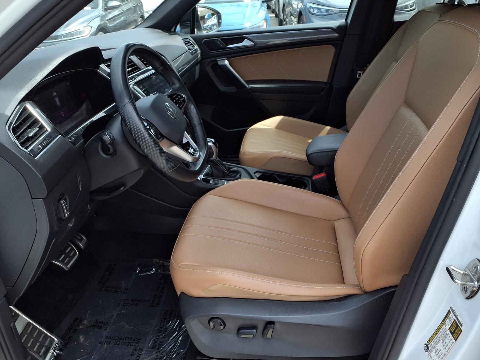 Certified 2023 Volkswagen Tiguan SE R-Line FWD image 18