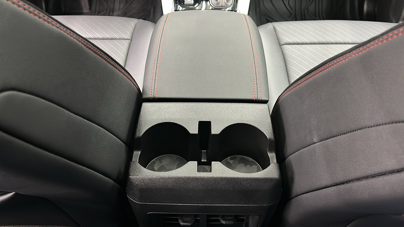 Used 2024 GMC Canyon AT4X image 34