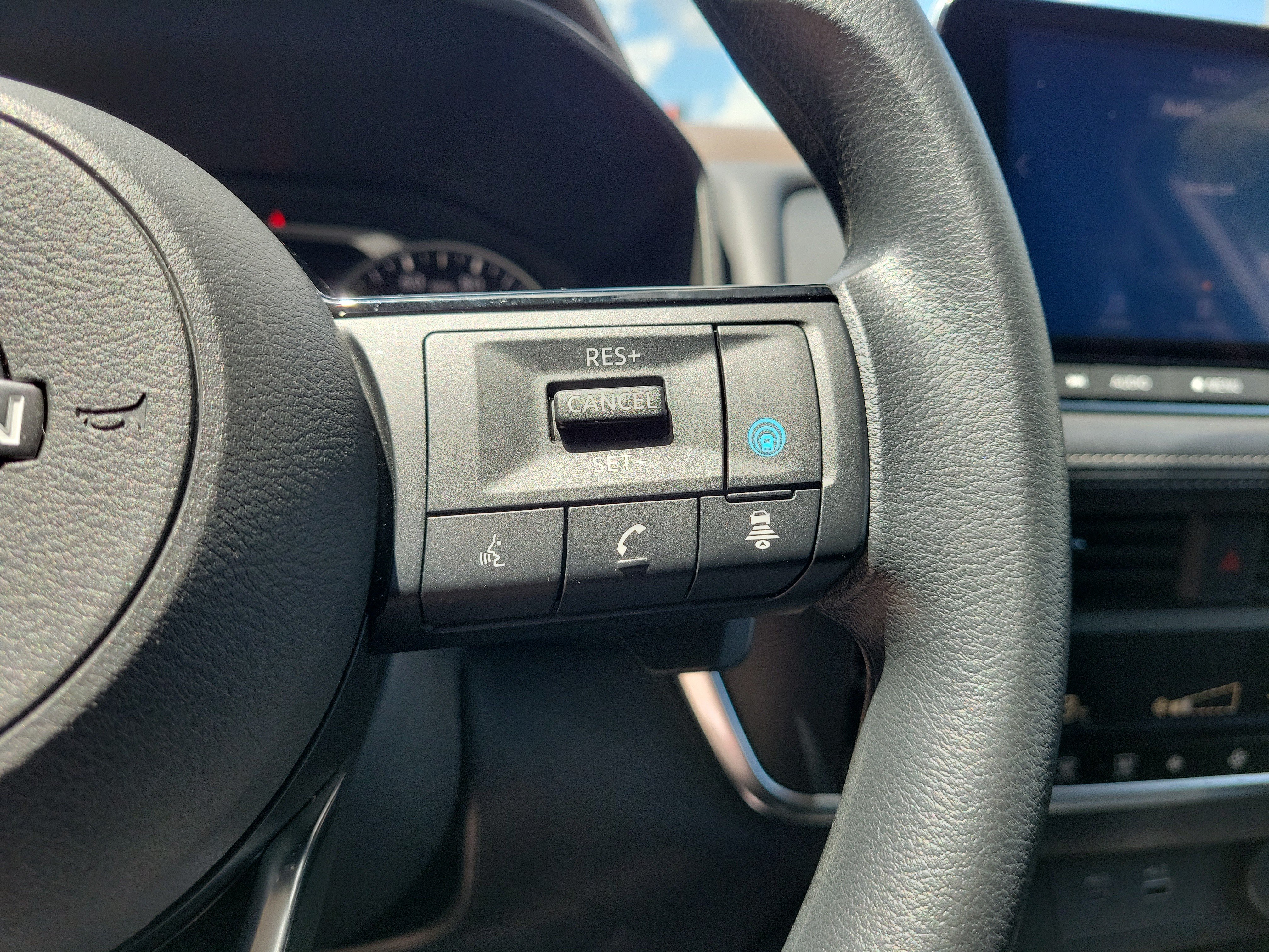 Certified 2023 Nissan Rogue SV FWD image 24