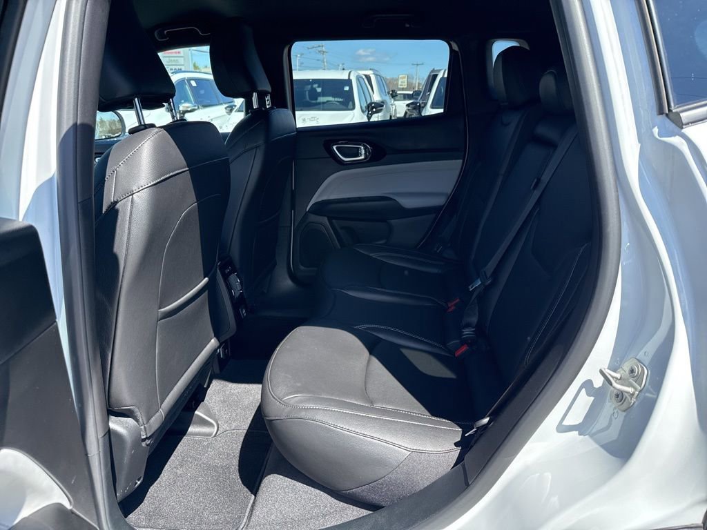 Certified 2025 Jeep Compass Limited image 21