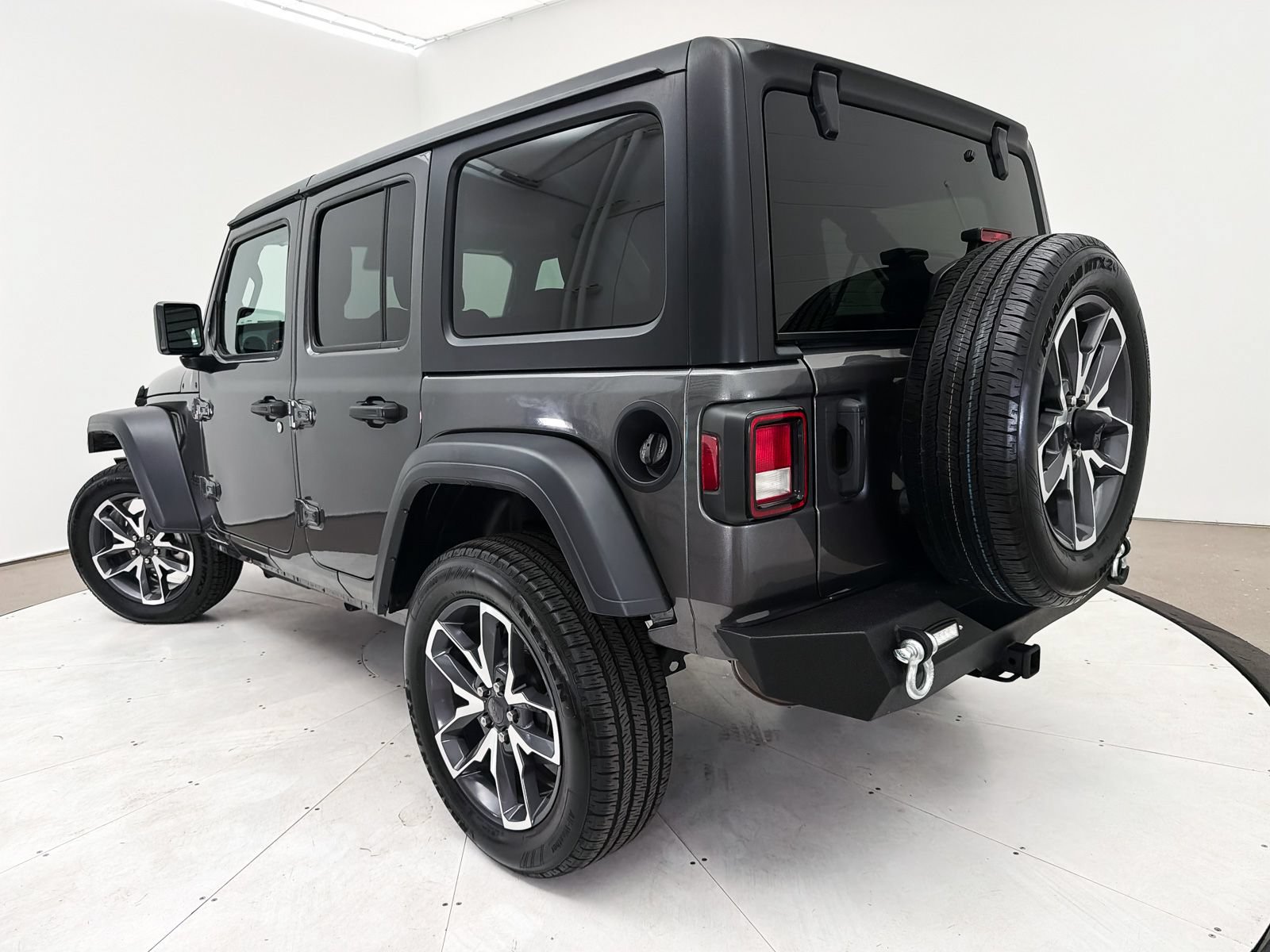 Used 2024 Jeep Wrangler Unlimited Sport AWD/4WD image 7