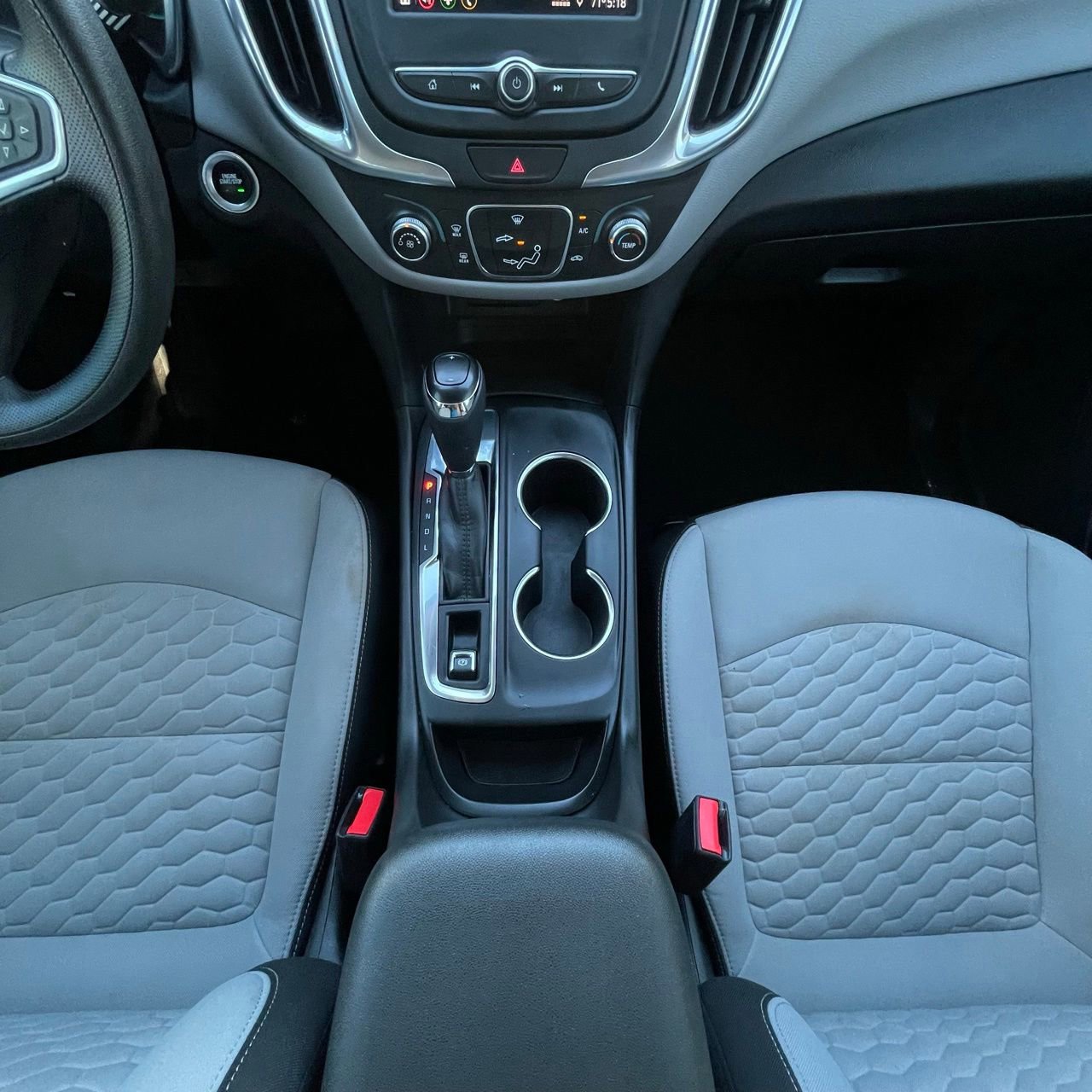 Used 2021 Chevrolet Equinox LS w/ LS Convenience Package image 19