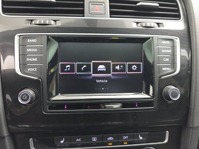 Used 2015 Volkswagen GTI SE FWD image 21