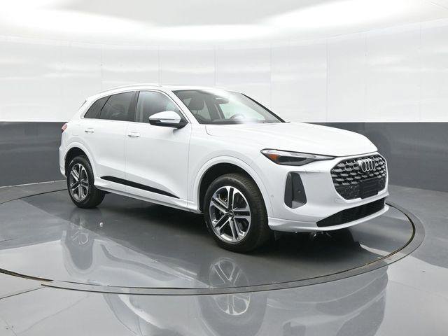 Certified 2025 Audi Q5 Premium w/ Convenience Package AWD/4WD image 1